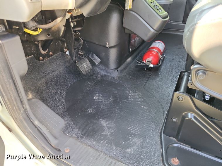 image for item MJ9295 2009 International 4300 DuraStar  box truck