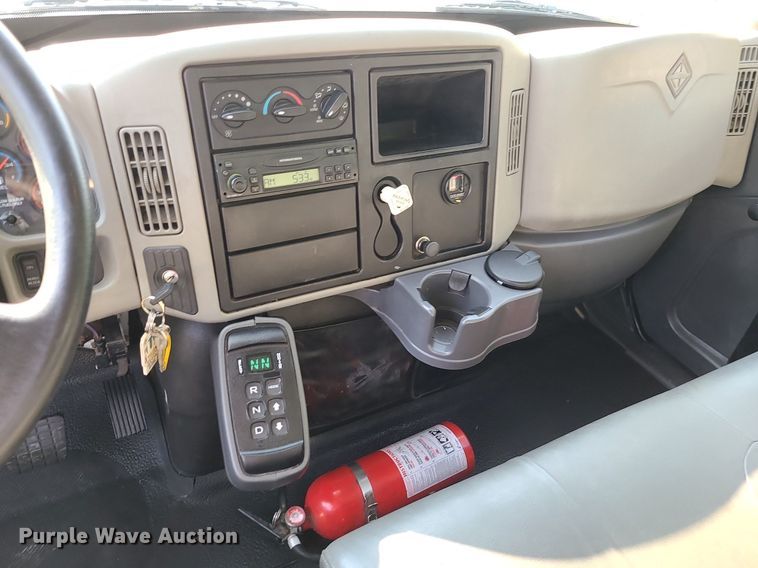 image for item MJ9295 2009 International 4300 DuraStar  box truck