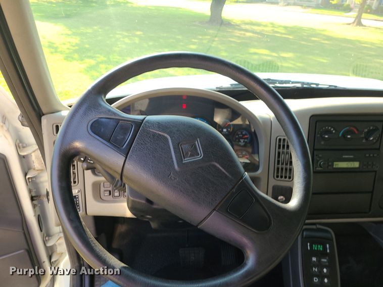 image for item MJ9295 2009 International 4300 DuraStar  box truck