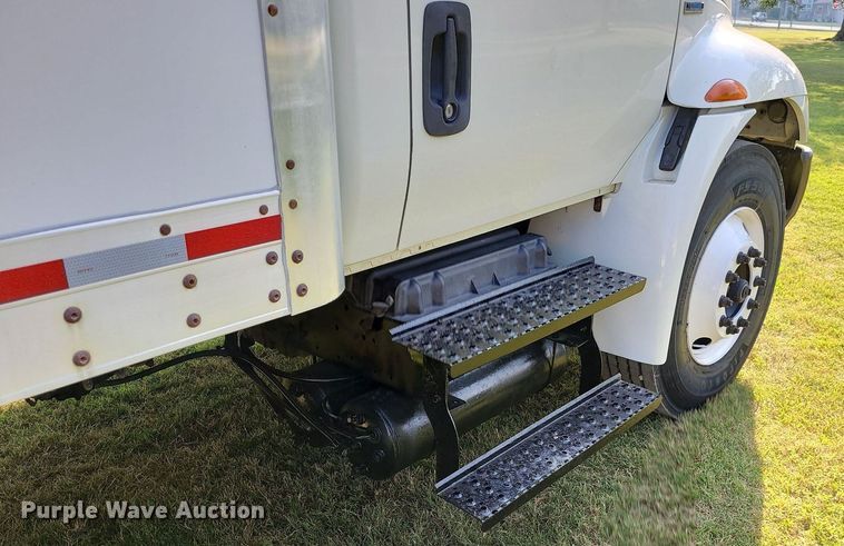 image for item MJ9295 2009 International 4300 DuraStar  box truck