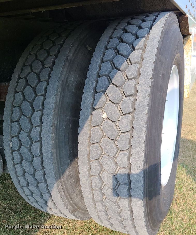 image for item MJ9295 2009 International 4300 DuraStar  box truck