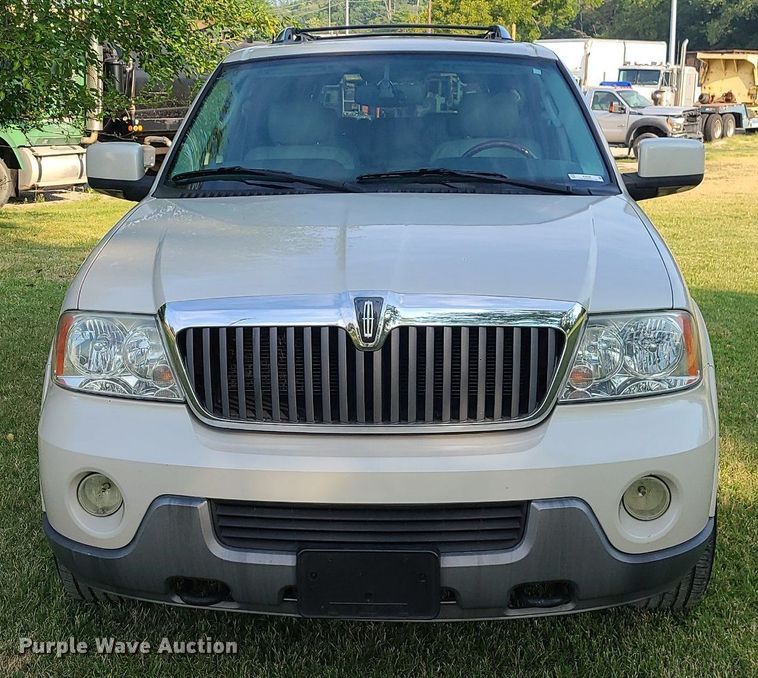 image for item MJ9296 2004 Lincoln Navigator  SUV