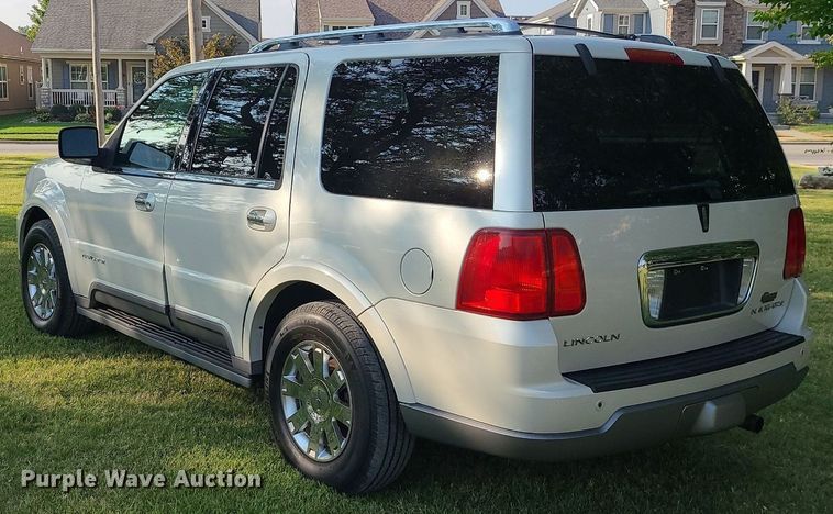 image for item MJ9296 2004 Lincoln Navigator  SUV