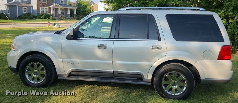 image for item MJ9296 2004 Lincoln Navigator  SUV