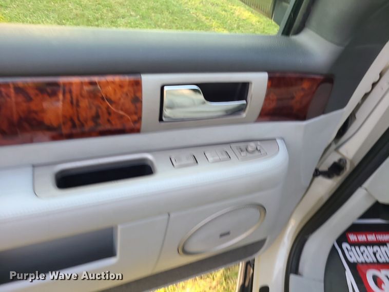 image for item MJ9296 2004 Lincoln Navigator  SUV