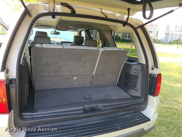 image for item MJ9296 2004 Lincoln Navigator  SUV