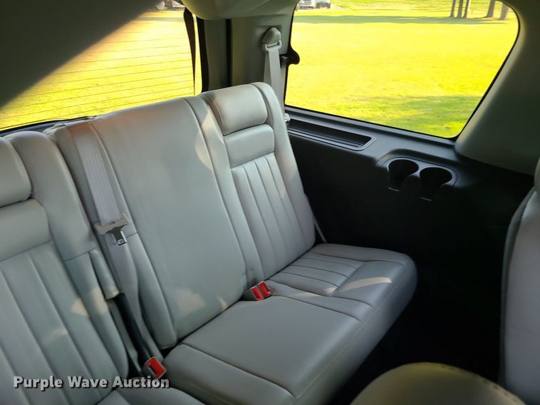 image for item MJ9296 2004 Lincoln Navigator  SUV