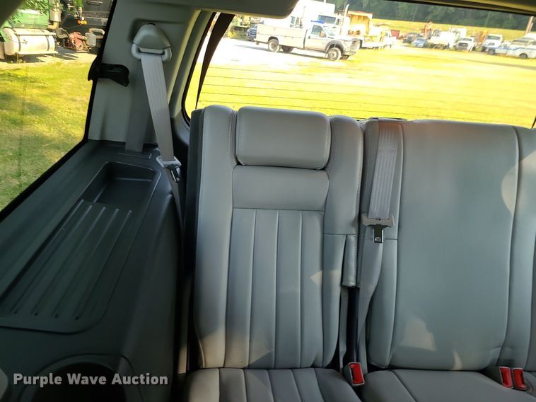 image for item MJ9296 2004 Lincoln Navigator  SUV