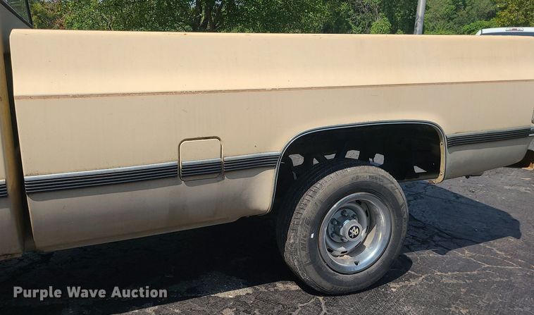 image for item MJ9298 1985 GMC K1500 High Sierra  pickup truck