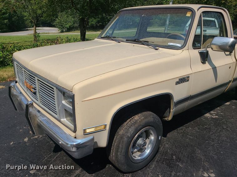 image for item MJ9298 1985 GMC K1500 High Sierra  pickup truck
