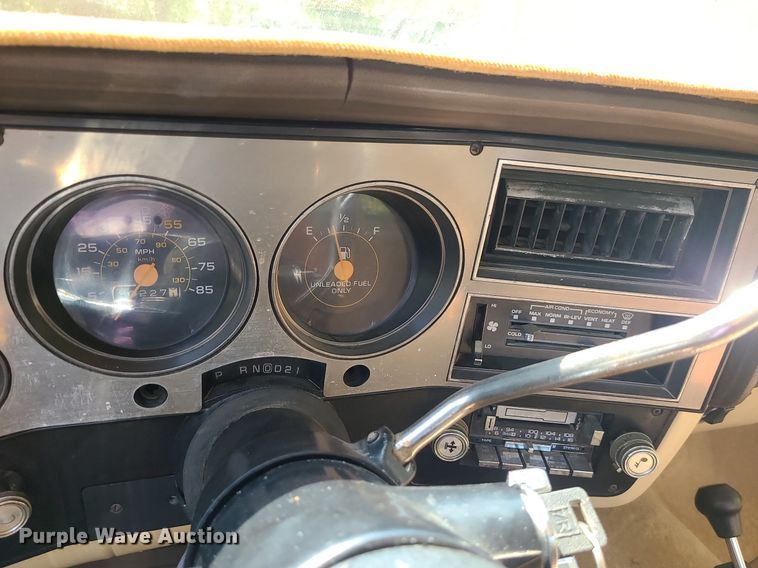 image for item MJ9298 1985 GMC K1500 High Sierra  pickup truck