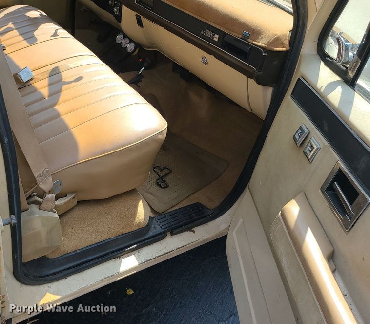 image for item MJ9298 1985 GMC K1500 High Sierra  pickup truck