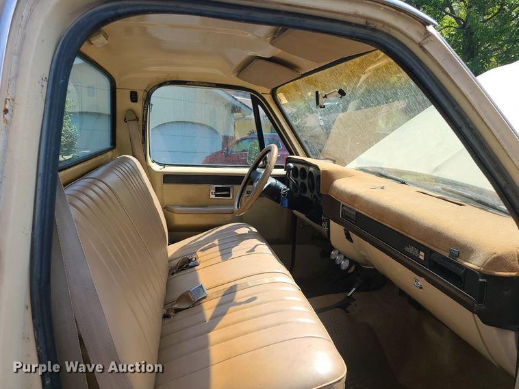 image for item MJ9298 1985 GMC K1500 High Sierra  pickup truck