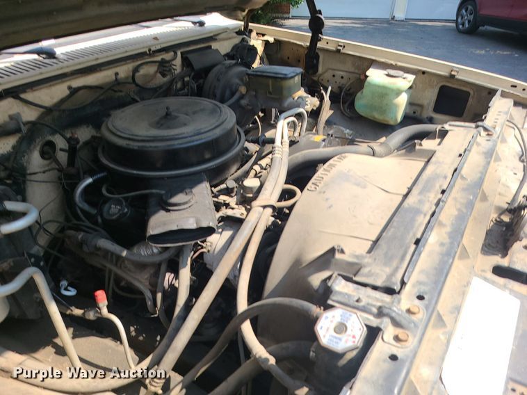 image for item MJ9298 1985 GMC K1500 High Sierra  pickup truck