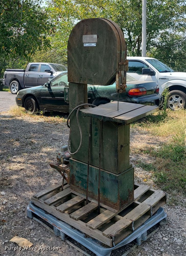 image for item MJ9299 C.H. & E. Manufacturing Co. BS20A  band saw