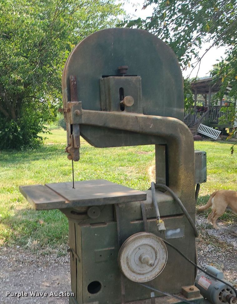 image for item MJ9299 C.H. & E. Manufacturing Co. BS20A  band saw