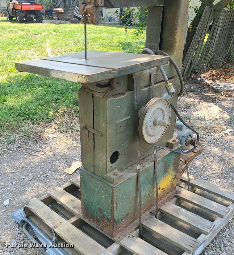 image for item MJ9299 C.H. & E. Manufacturing Co. BS20A  band saw