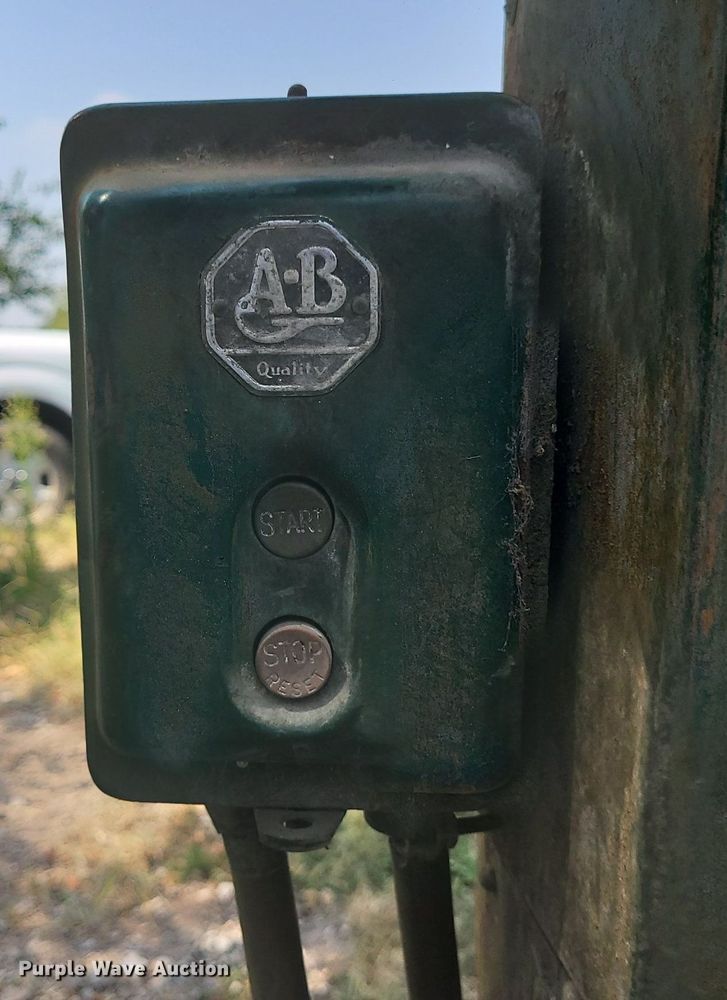 image for item MJ9299 C.H. & E. Manufacturing Co. BS20A  band saw