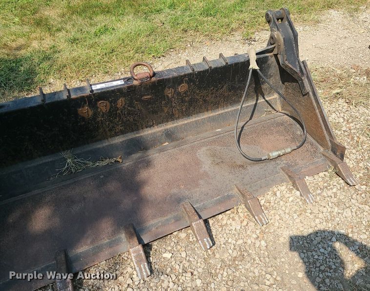 image for item MJ9300 72" W four-in-one skid steer bucket