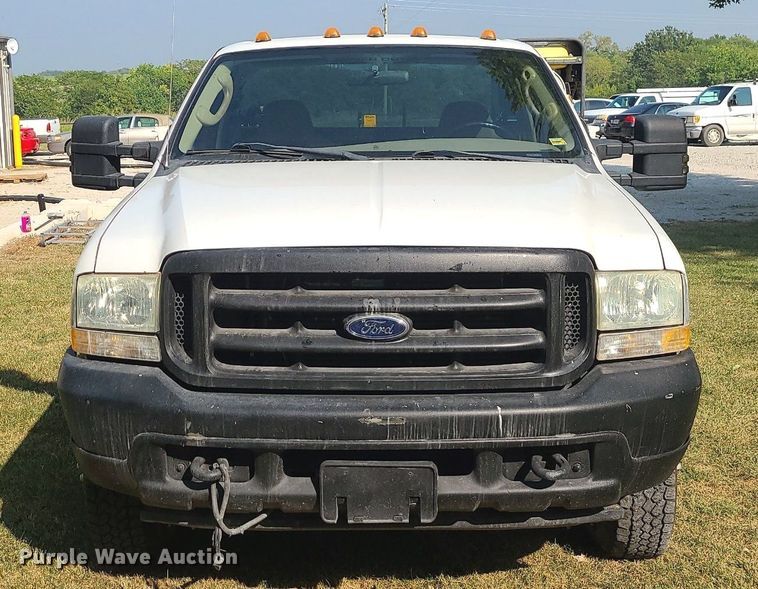 image for item MJ9303 2004 Ford F350 Super Duty  utility bed pickup truck