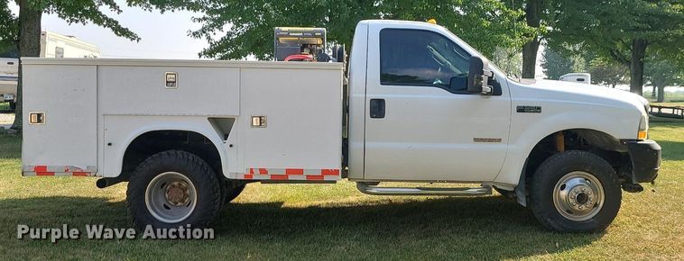 image for item MJ9303 2004 Ford F350 Super Duty  utility bed pickup truck