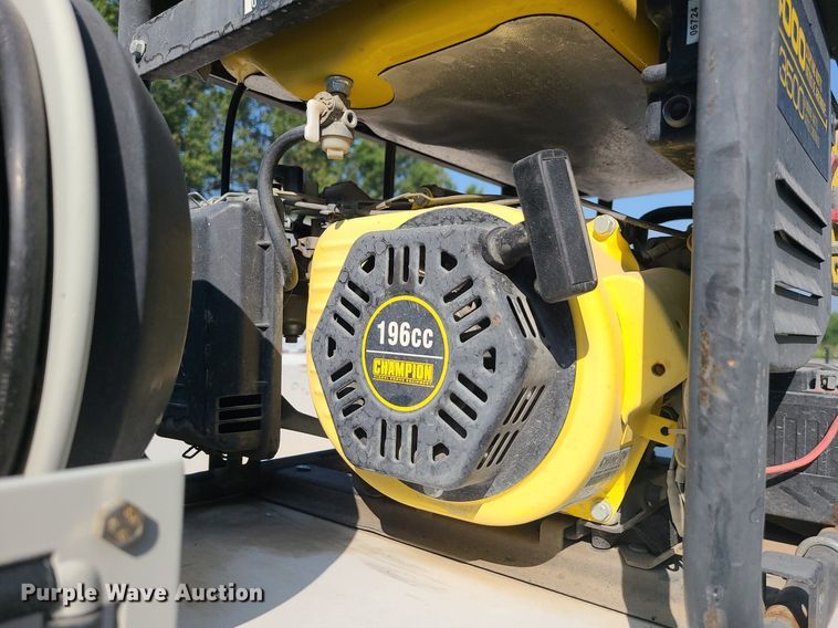 image for item MJ9303 2004 Ford F350 Super Duty  utility bed pickup truck