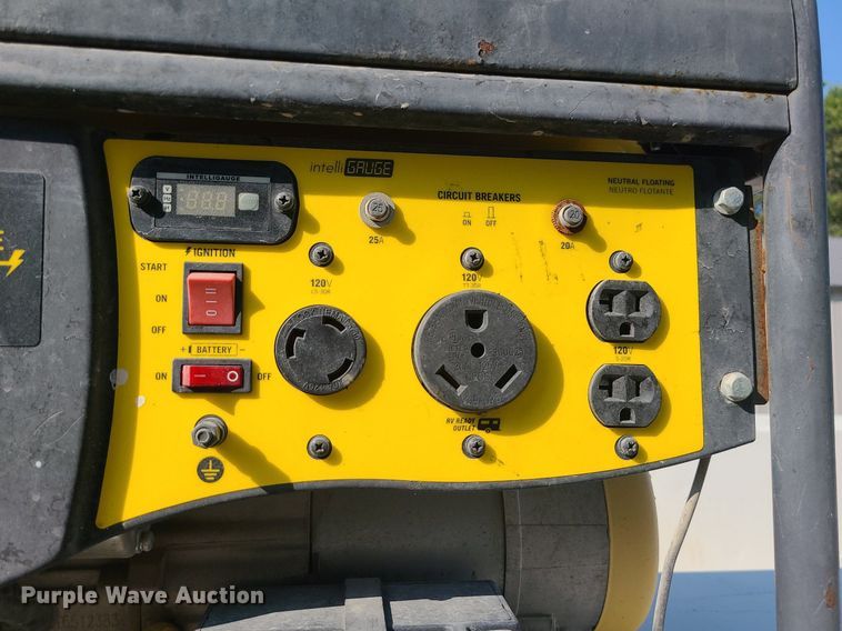 image for item MJ9303 2004 Ford F350 Super Duty  utility bed pickup truck