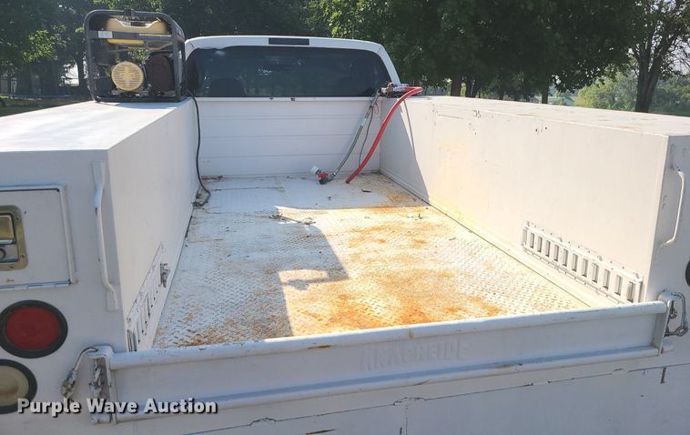 image for item MJ9303 2004 Ford F350 Super Duty  utility bed pickup truck