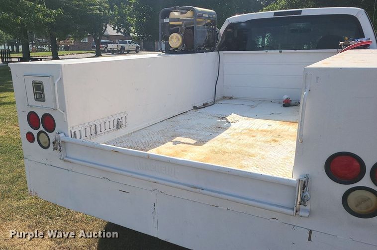 image for item MJ9303 2004 Ford F350 Super Duty  utility bed pickup truck