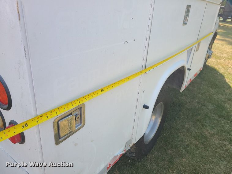 image for item MJ9303 2004 Ford F350 Super Duty  utility bed pickup truck