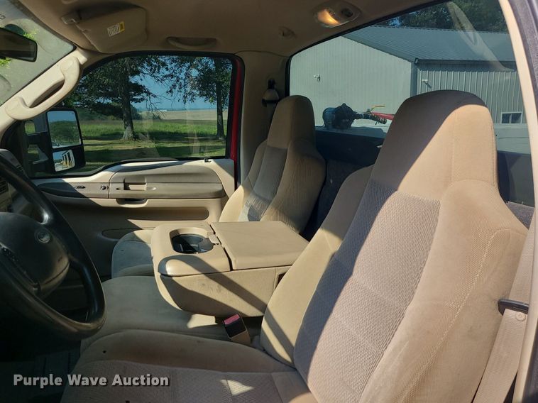 image for item MJ9303 2004 Ford F350 Super Duty  utility bed pickup truck