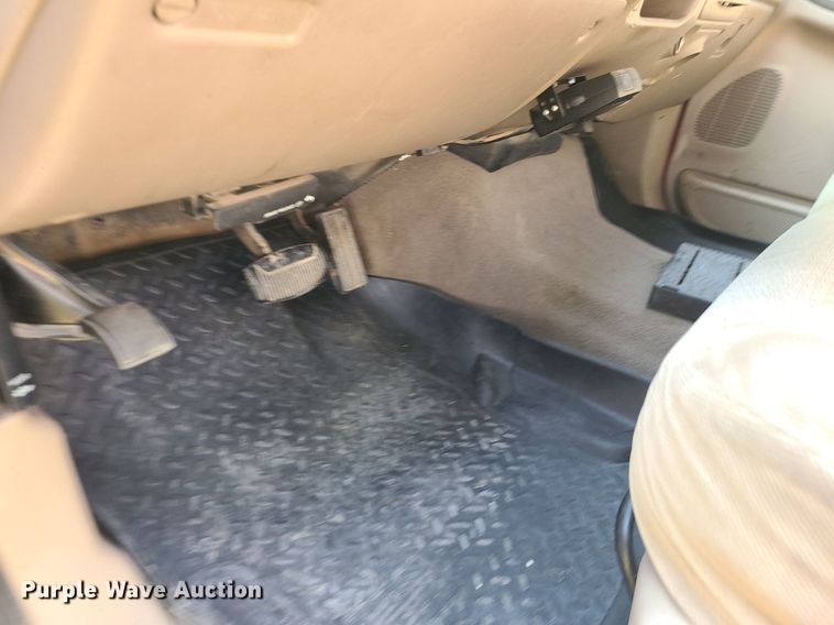 image for item MJ9303 2004 Ford F350 Super Duty  utility bed pickup truck