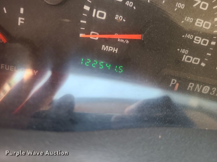 image for item MJ9303 2004 Ford F350 Super Duty  utility bed pickup truck