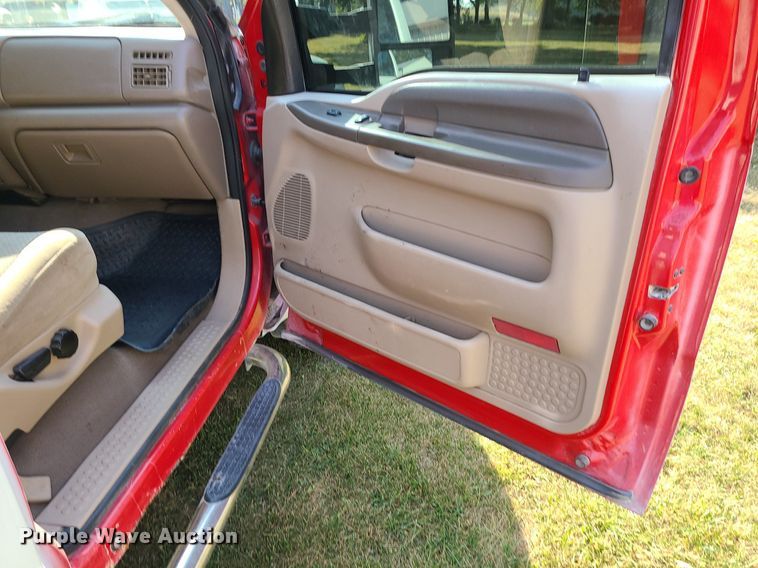 image for item MJ9303 2004 Ford F350 Super Duty  utility bed pickup truck