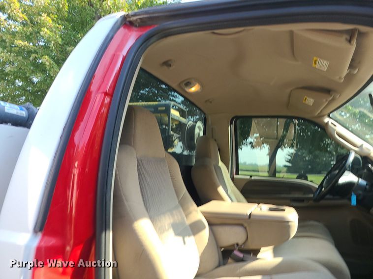 image for item MJ9303 2004 Ford F350 Super Duty  utility bed pickup truck