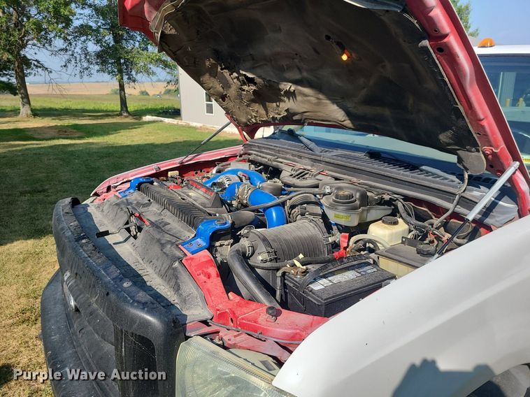 image for item MJ9303 2004 Ford F350 Super Duty  utility bed pickup truck