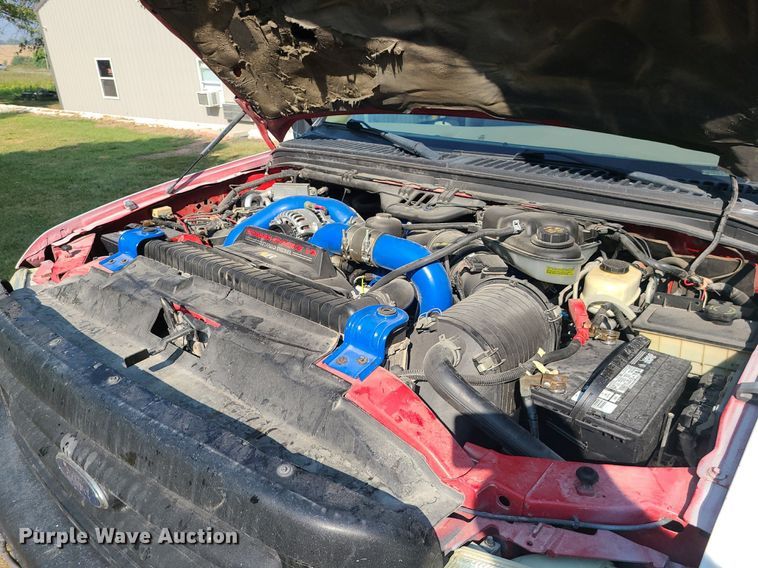 image for item MJ9303 2004 Ford F350 Super Duty  utility bed pickup truck