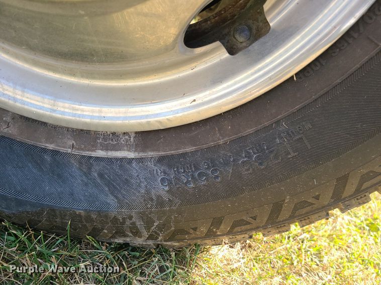 image for item MJ9303 2004 Ford F350 Super Duty  utility bed pickup truck