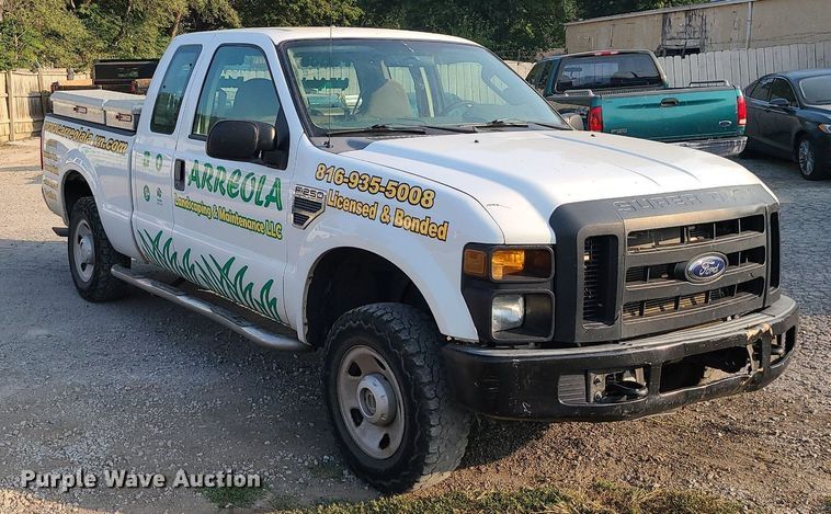 image for item MJ9304 2008 Ford F250 Super Duty XL  SuperCab pickup truck