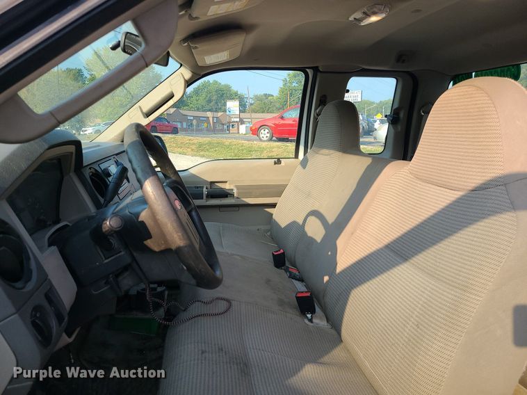 image for item MJ9304 2008 Ford F250 Super Duty XL  SuperCab pickup truck