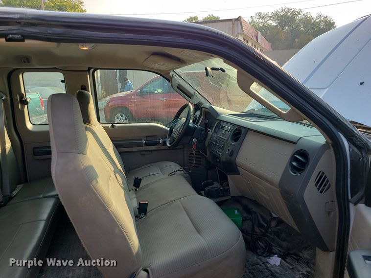 image for item MJ9304 2008 Ford F250 Super Duty XL  SuperCab pickup truck