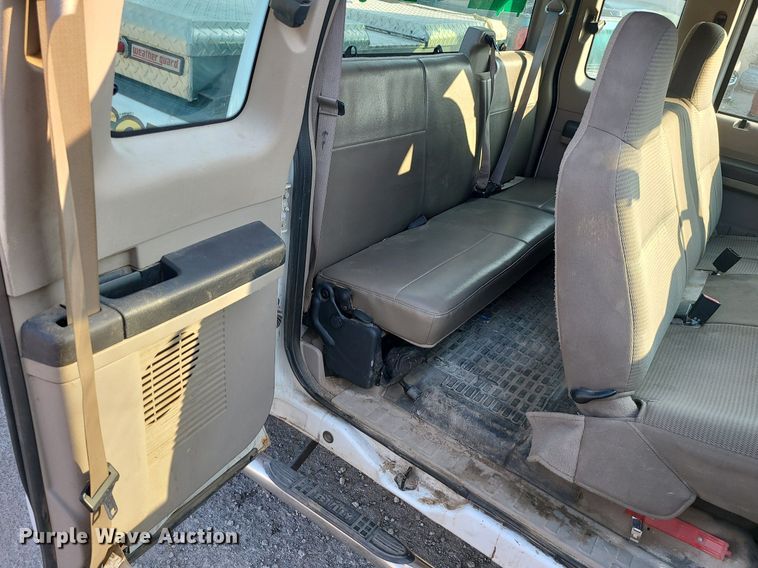 image for item MJ9304 2008 Ford F250 Super Duty XL  SuperCab pickup truck