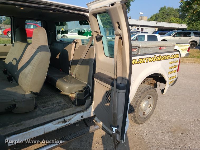 image for item MJ9304 2008 Ford F250 Super Duty XL  SuperCab pickup truck