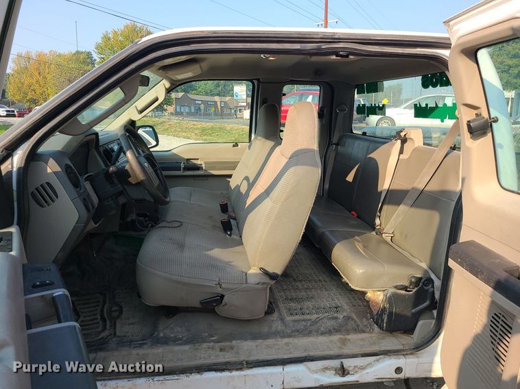 image for item MJ9304 2008 Ford F250 Super Duty XL  SuperCab pickup truck