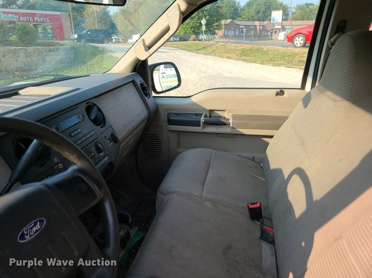 image for item MJ9304 2008 Ford F250 Super Duty XL  SuperCab pickup truck