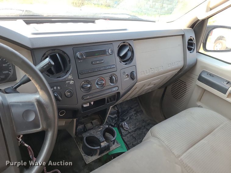 image for item MJ9304 2008 Ford F250 Super Duty XL  SuperCab pickup truck