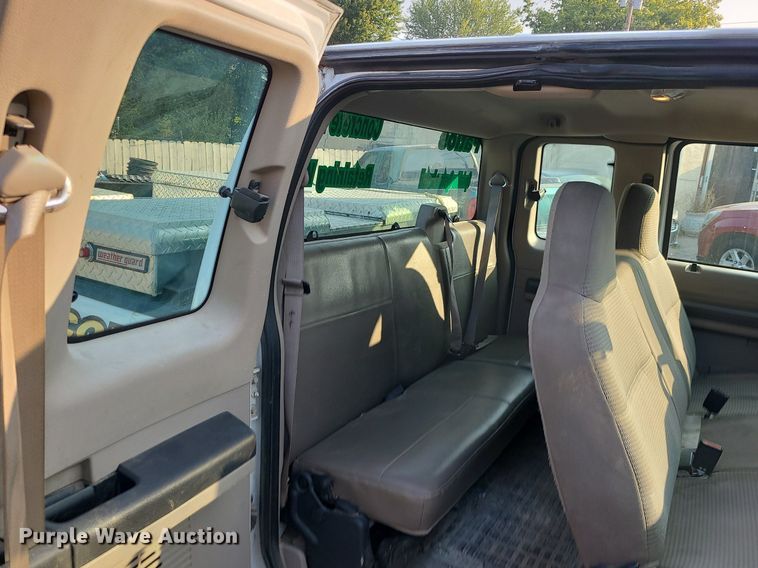 image for item MJ9304 2008 Ford F250 Super Duty XL  SuperCab pickup truck