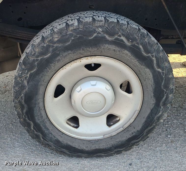 image for item MJ9304 2008 Ford F250 Super Duty XL  SuperCab pickup truck