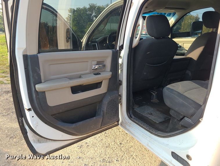 image for item MJ9305 2012 Dodge Ram 2500  Crew Cab flatbed truck