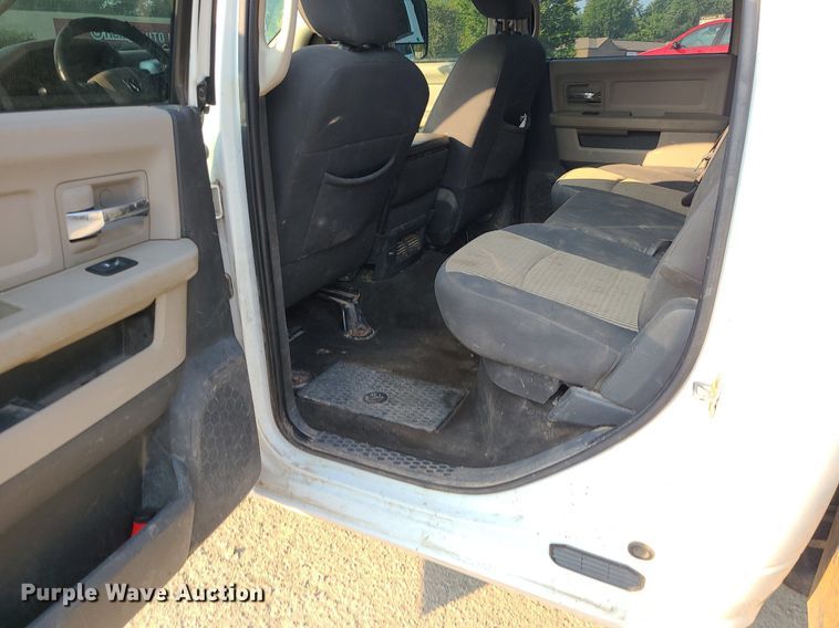 image for item MJ9305 2012 Dodge Ram 2500  Crew Cab flatbed truck